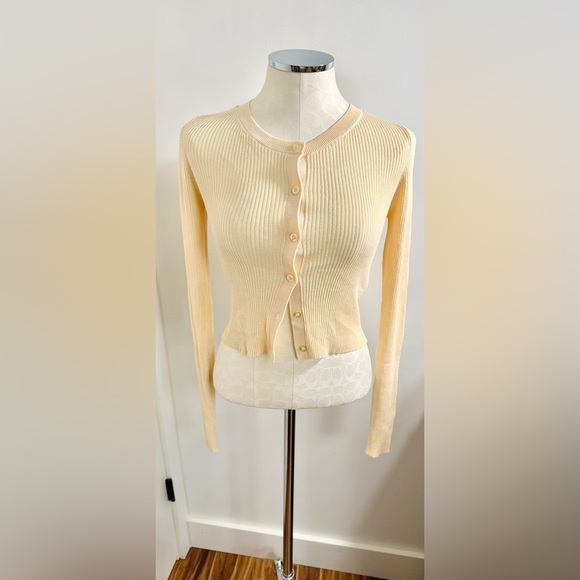 New Noisy May Cream Button-Up Cardigan - Picture 2 of 3